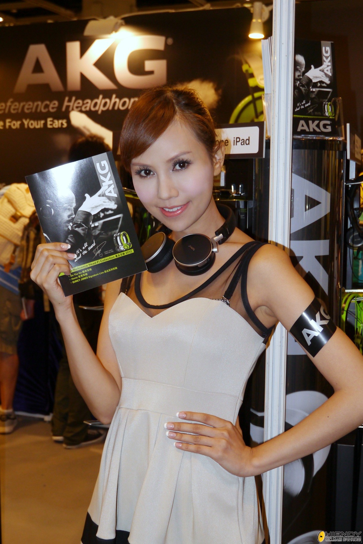 av_show_girl_05.jpg