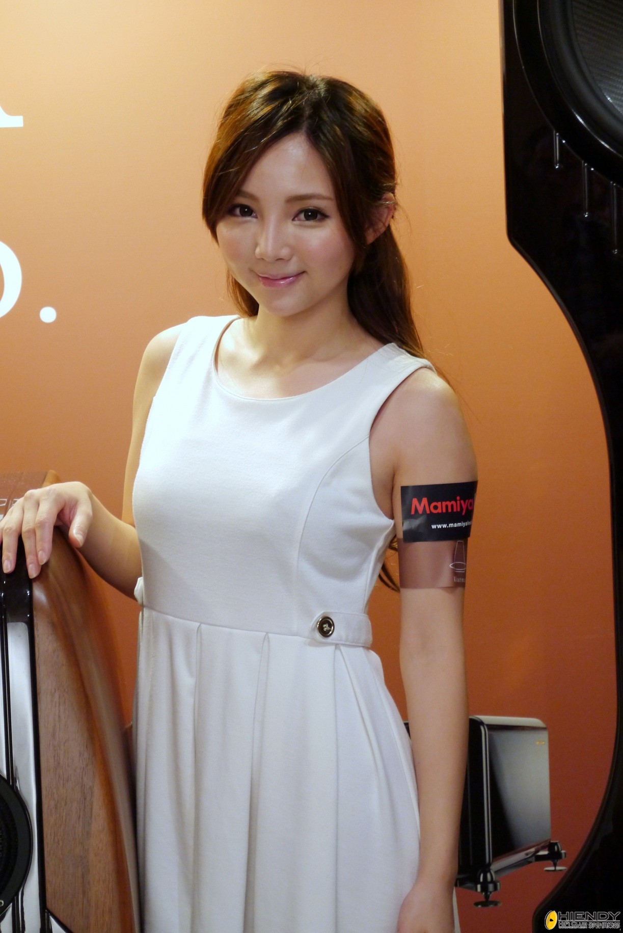 av_show_girl_12.jpg