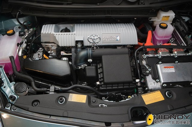 23-2012-toyota-prius-plug-in-fd.jpg