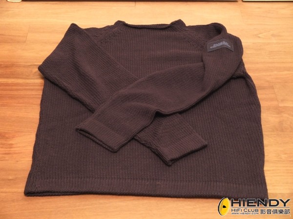 Penari-Sweater.jpg
