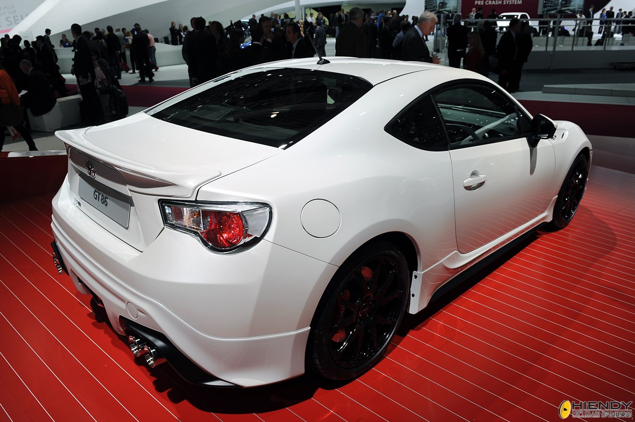 04-toyota-gt86-trd-paris.jpg