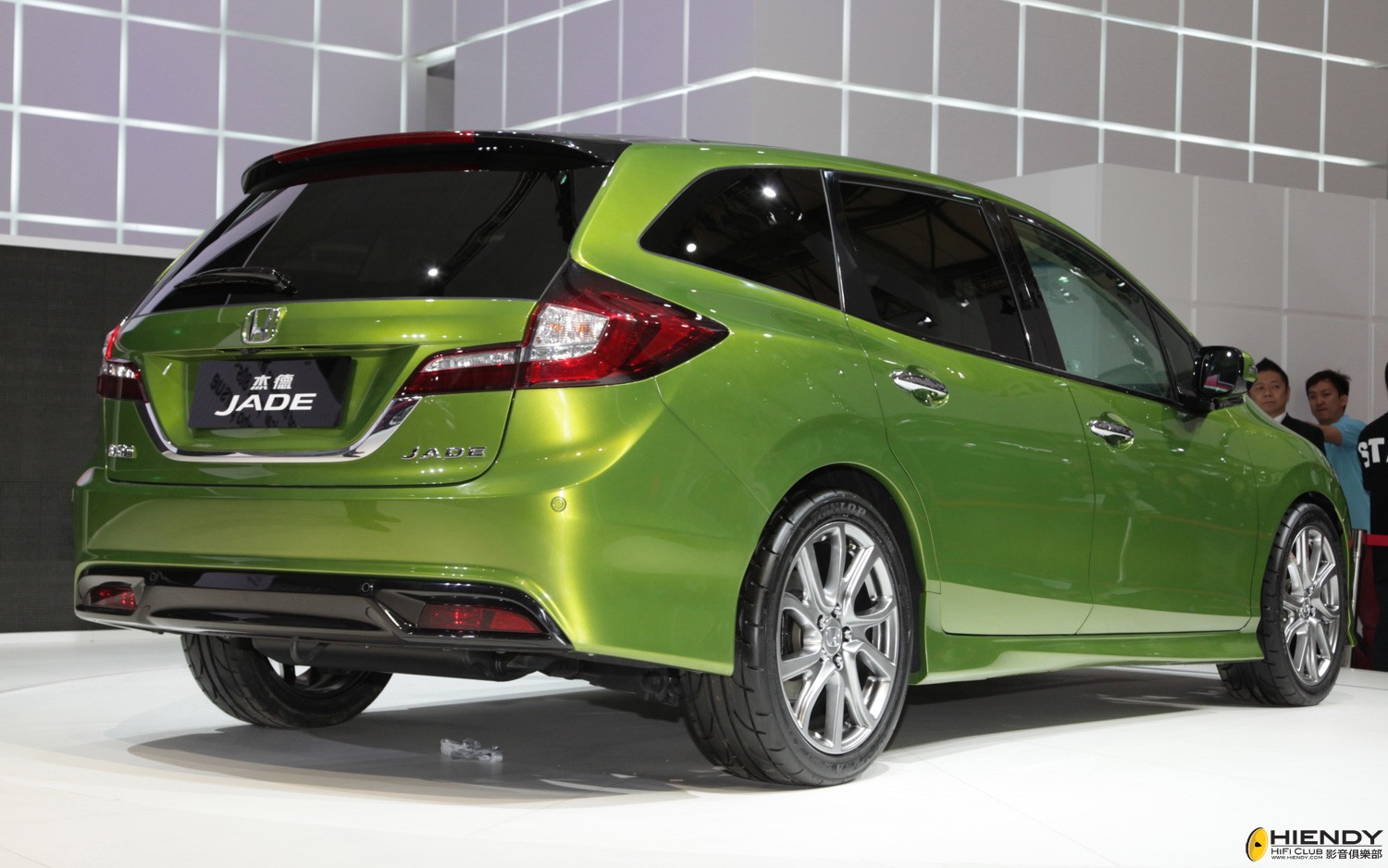 2014_Honda_Jade_06.jpg