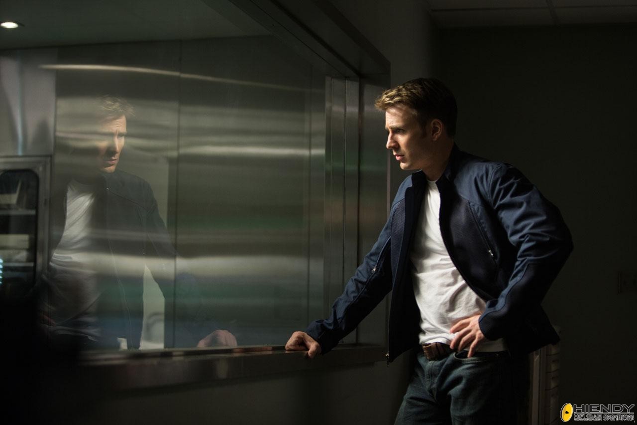 hr_Captain_America-_The_Winter_Soldier_26.jpg