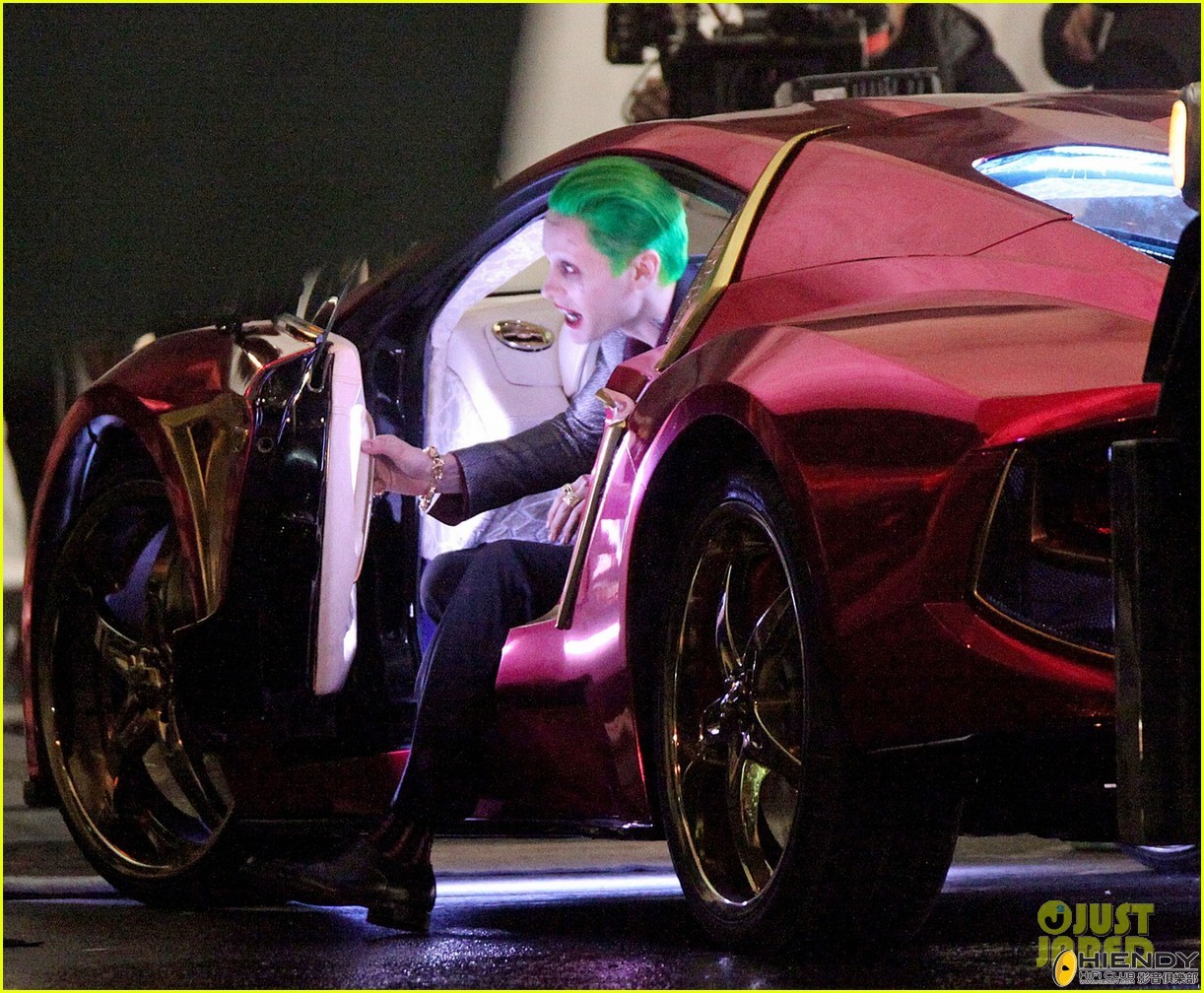 jared-leto-fights-kisses-margot-robbie-in-suicide-squad-12.jpg