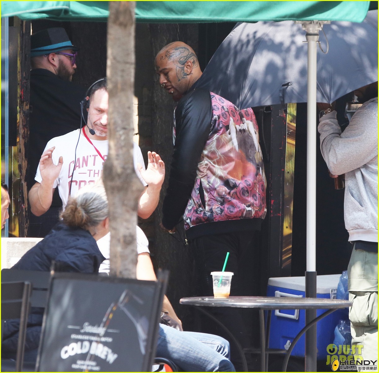 common-spotted-on-suicide-squad-set-01.jpg
