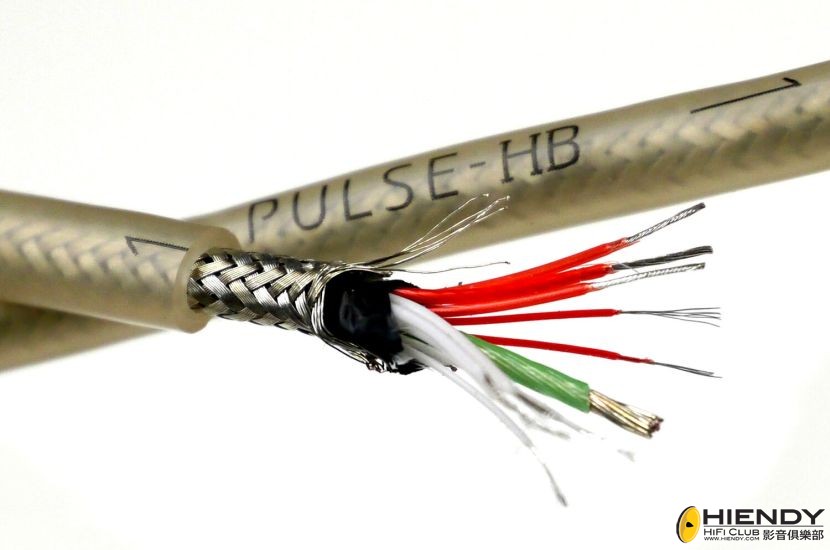 vertere_pulsehb_xlr_003.jpg