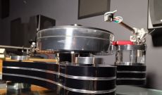 充滿霸氣的 JR Transrotor Zet5唱盤