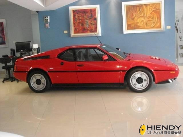 bmw-m1-2.jpg