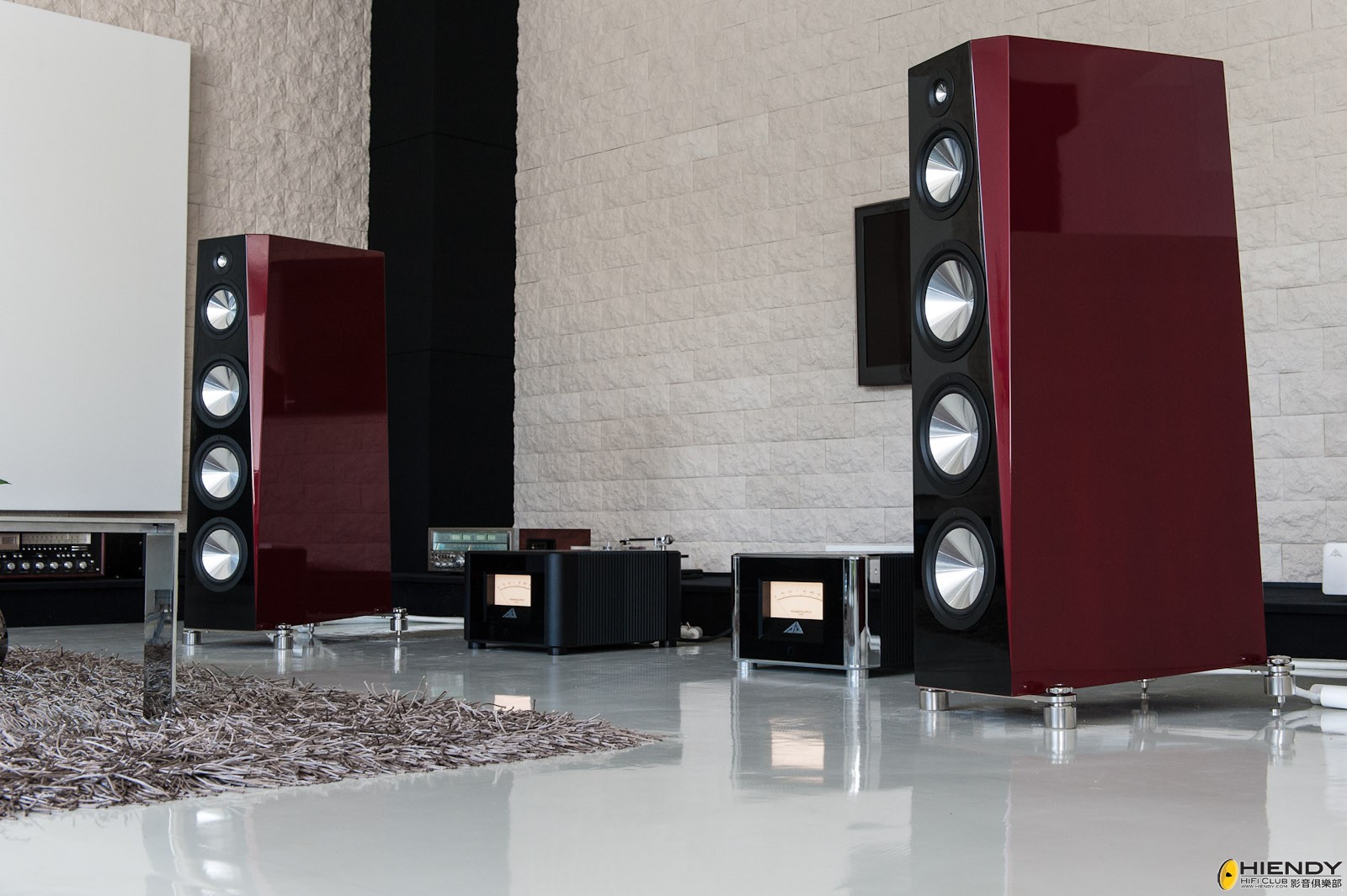 ZELLATON REFERENCE Munich showroom_1.jpg