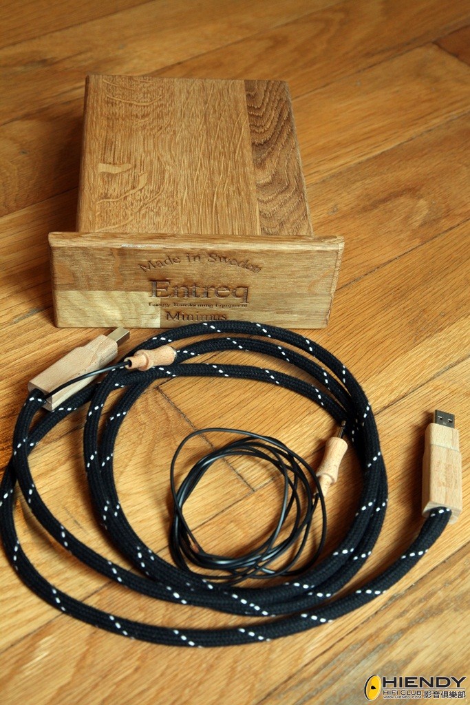 Grounding the Konstantin USB cable to the MinimUs 2.JPG