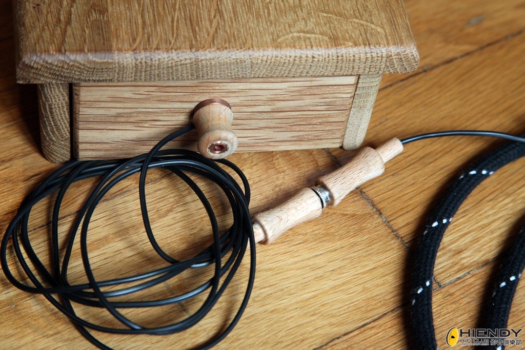 Grounding the Konstantin USB cable to the MinimUs.JPG