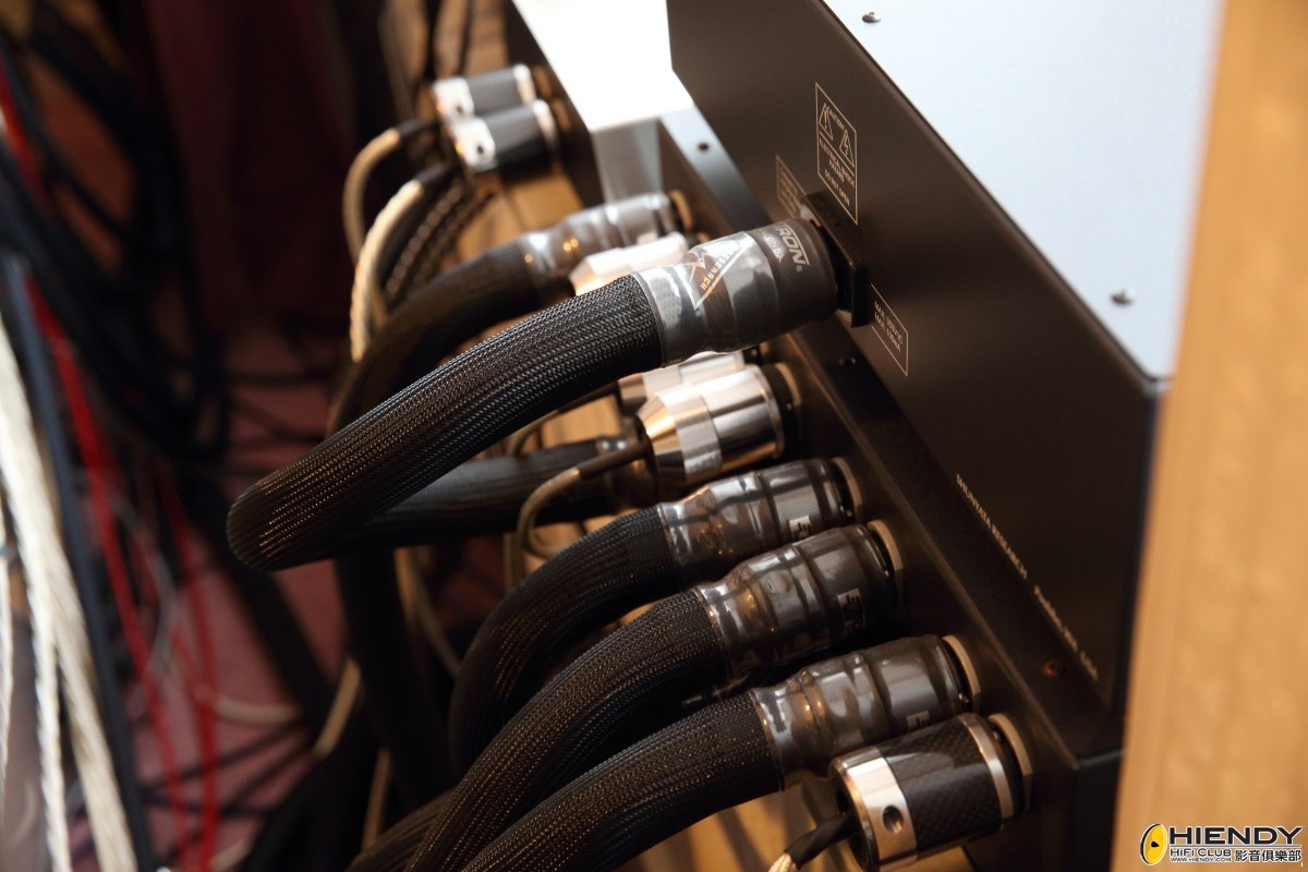 114147nj1sdr4nnvzgrj4w.jpg