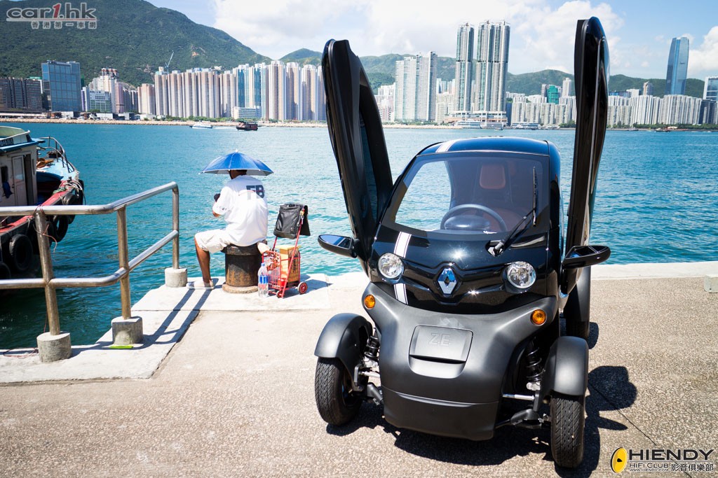 2013_Renault_Twizy_01.jpg