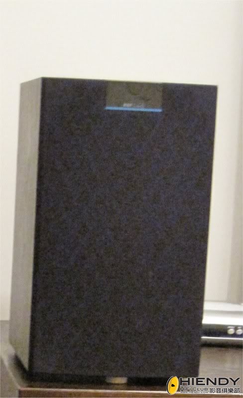 KEF Q-1