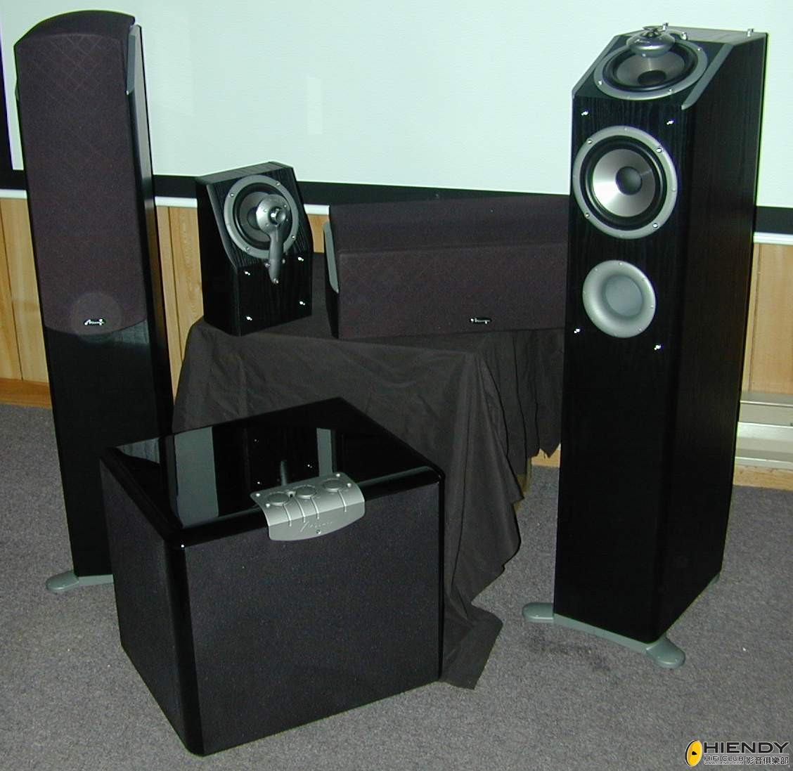 mirage-omni-speakers-familly-lg.JPG