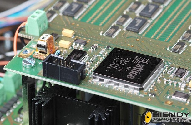 主控芯片.jpg