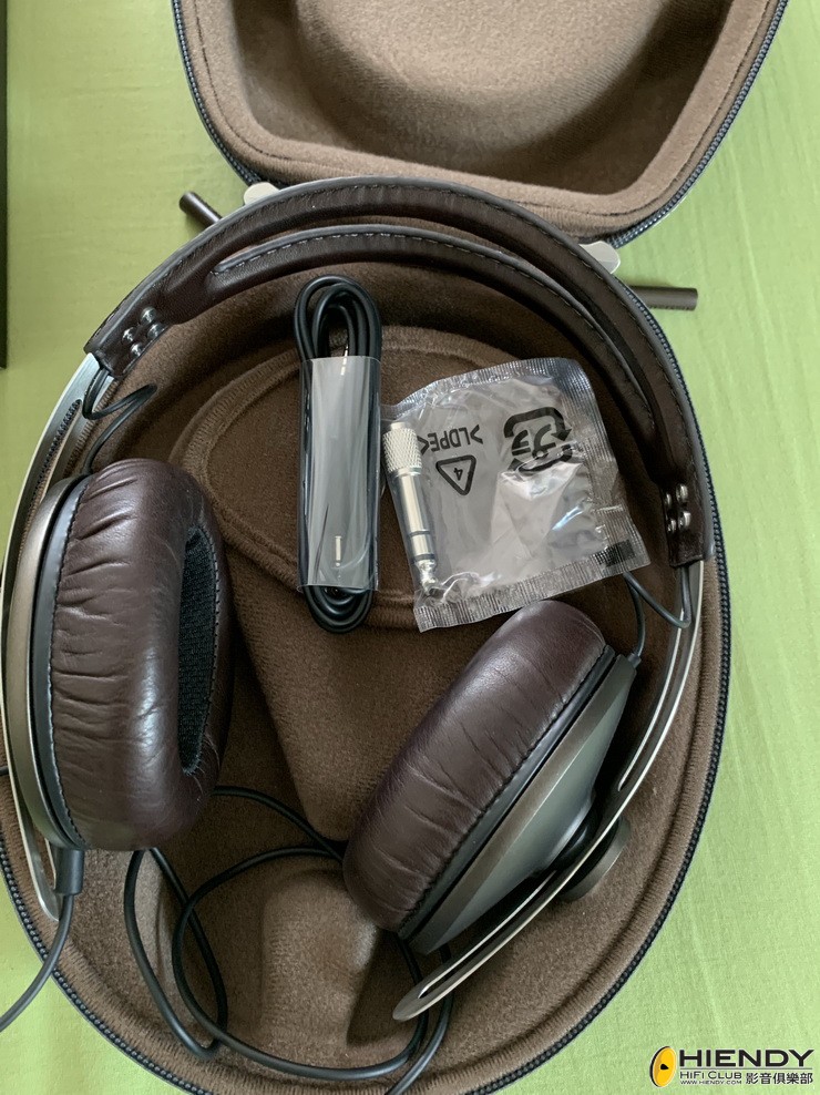 SennEarphone_03.jpg