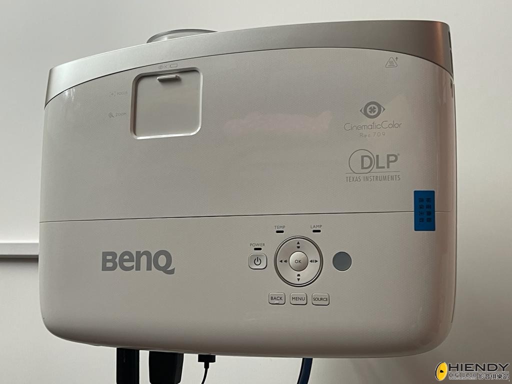 benq w2000 (1).jpg