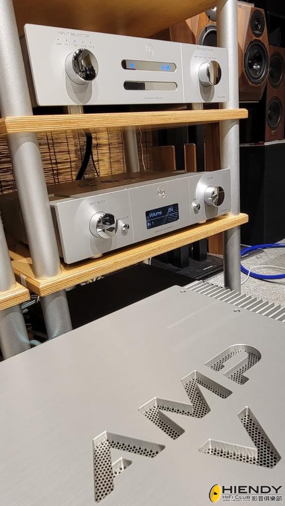 CD Player 1 , Pre iii , Amp V 