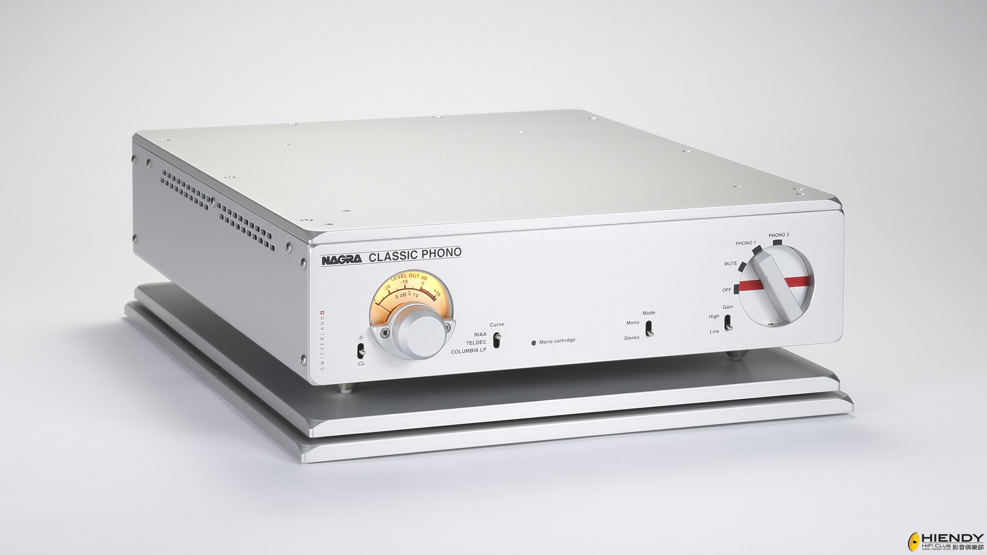 9428cff1-nagra-classic-phono-side-front.jpg