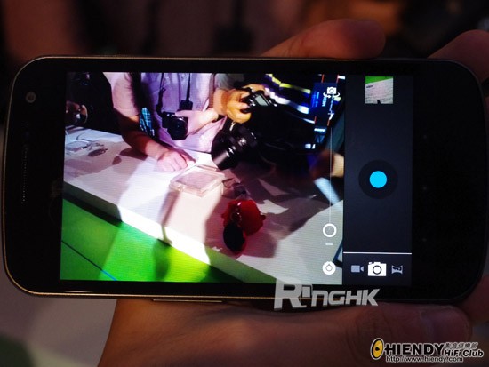 20111019_samsung_galaxy_nexus_handson_35.jpg